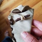 coming_up_rainbows_herb_pouch_tutorial_button_twig