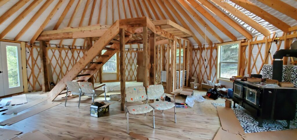 Kitchen Queen Stove in a Yurt